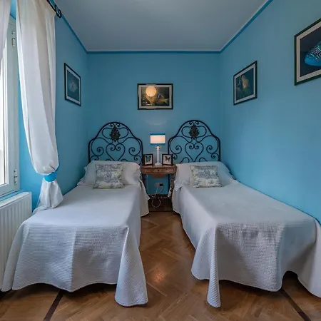 San Siro Sleeps 6 Pool Wifi *
