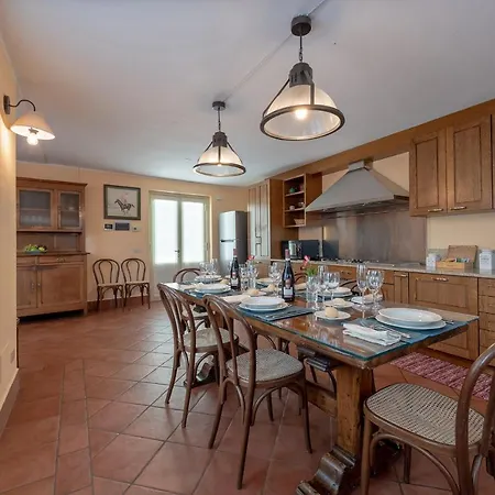 San Siro Sleeps 6 Pool Wifi Villa